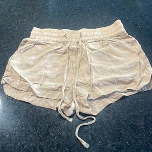 Khaki shorts. Women’s size Small.